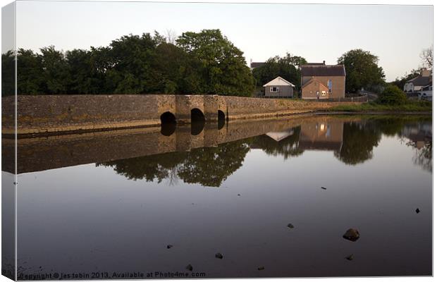 Carew Bridge Canvas Print by les tobin