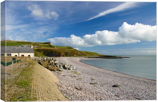 Inverbervie Beach and Craig David Canvas Print by Douglas Kerr