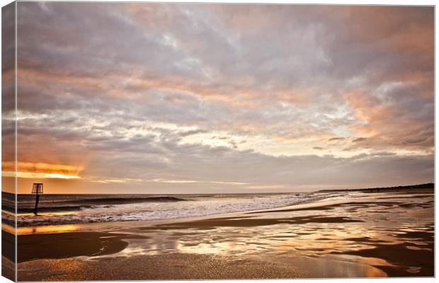 Gorleston Beach Sunrise 2 Canvas Print by Paul Macro