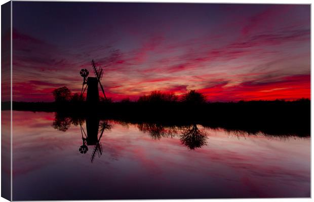 Stunning Norfolk Sunset mark 2 Canvas Print by Paul Macro