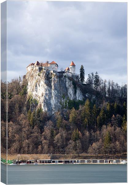 Lake Bled castle Canvas Print by Ian Middleton