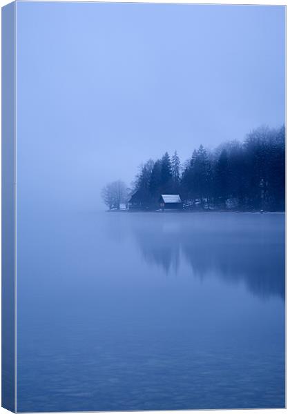 Misty dawn Canvas Print by Ian Middleton