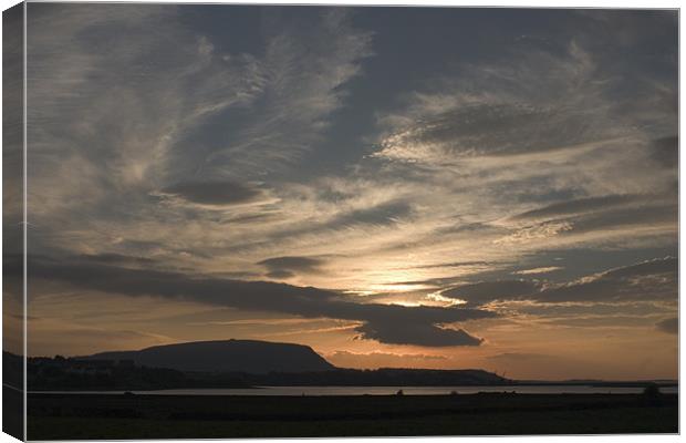 Sunset over Sligo Bay Canvas Print by Ian Middleton
