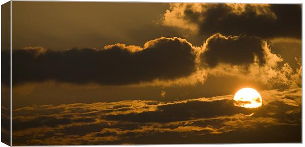 Sunset in the heavens Canvas Print by Ian Middleton