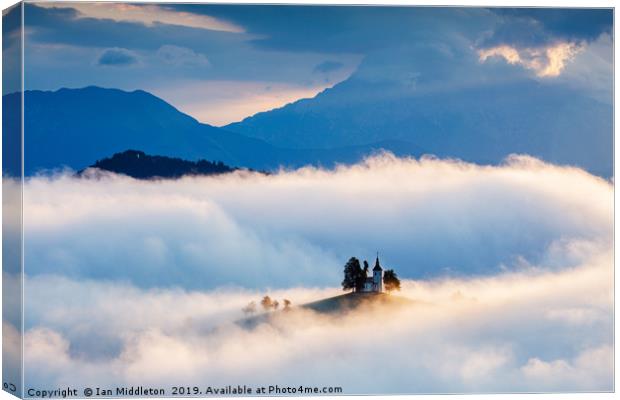 Church of Saint Thomas at sunrise Canvas Print by Ian Middleton