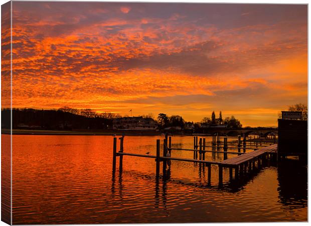Henley sunrise 2 Canvas Print by Oxon Images