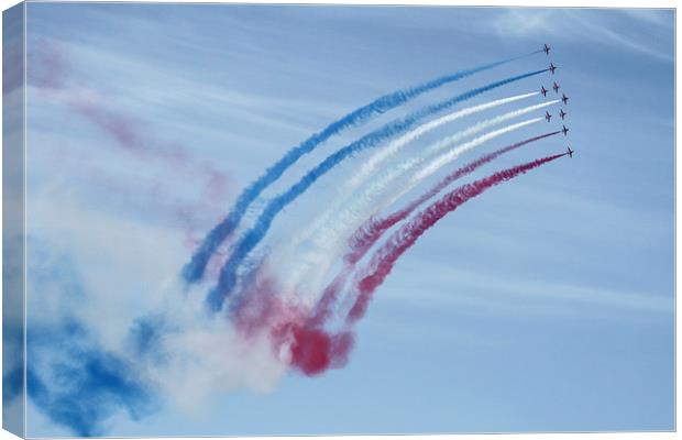 Red Arrows Farnborough Canvas Print by Oxon Images