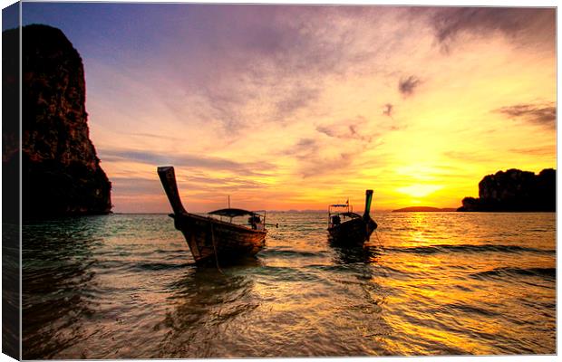  Railay Sunset Canvas Print by Toon Photography