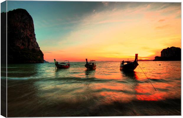  Railay Sunset and the Boats Canvas Print by Toon Photography