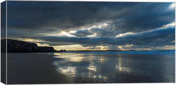 Watergate Bay Newquay Canvas Print by David Wilkins