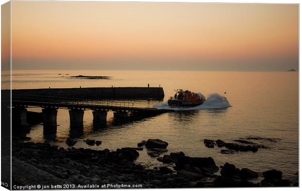 lifeboat launch sennen, cornwall Canvas Print by jon betts