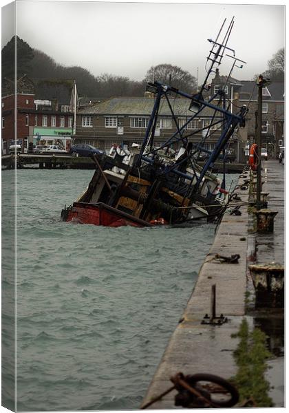 sunken boat in harbour Canvas Print by jon betts