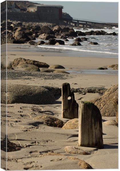 low tide sennen beach Canvas Print by jon betts