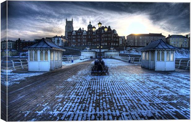 CROMER PIER WINTER 2010 Canvas Print by Gypsyofthesky Photography