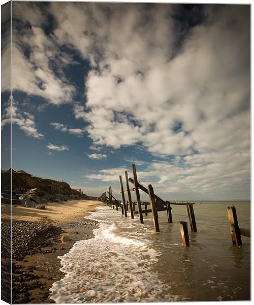 Happisburgh Shore Canvas Print by Simon Wrigglesworth