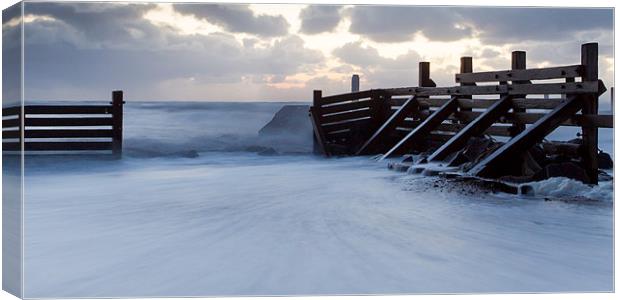 Happisburgh Tide Canvas Print by Simon Wrigglesworth