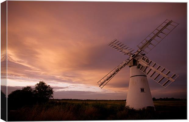 Thurne Windmill Sunset Canvas Print by Simon Wrigglesworth