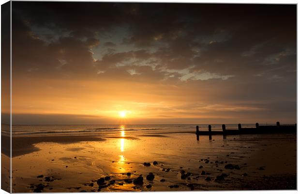 Golden Sands Canvas Print by Simon Wrigglesworth