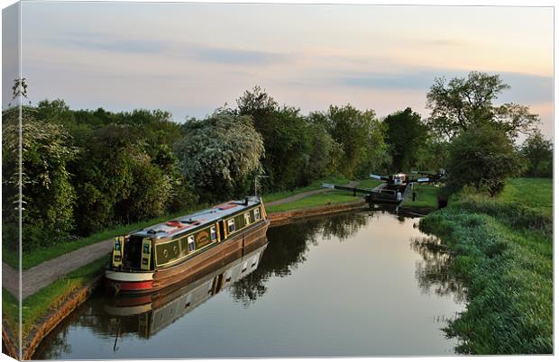 Dawn on the Tardebigge Flight Canvas Print by graham young