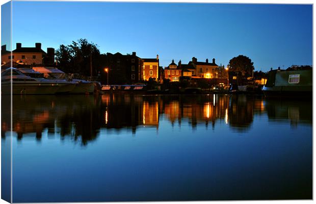 Stourport On Severn at Dusk Canvas Print by graham young