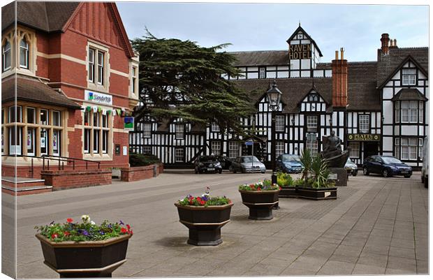 St Andrews Square, Droitwich Spa Canvas Print by graham young