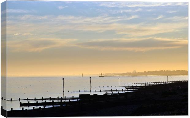 Littlehampton Beach Sunset Canvas Print by graham young