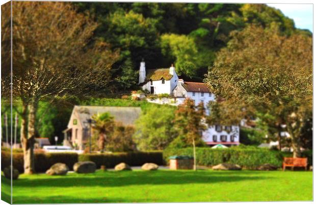 Shelleys Cottage Canvas Print by graham young