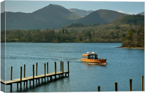 Lady Derwentwater sailing in to Keswick Canvas Print by graham young