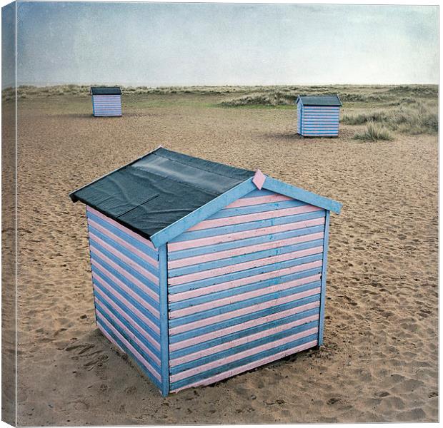 Great Yarmouth Beach Huts Canvas Print by Dave Turner