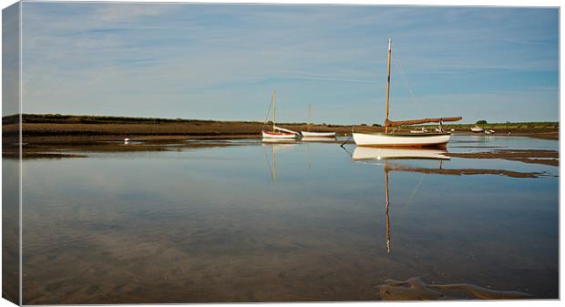 Evening reflections Canvas Print by Robert Geldard