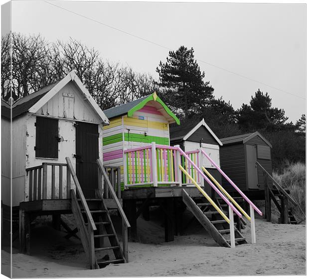 Beach Huts at Wells-Next-the- Sea Canvas Print by Sheryl Brown