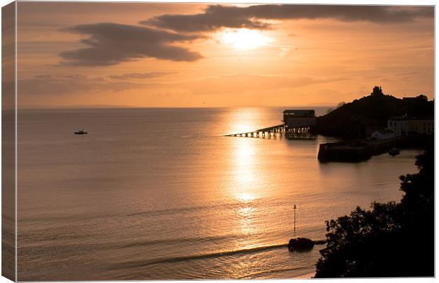 Lifeboat station at dawn Canvas Print by Ray Fidler