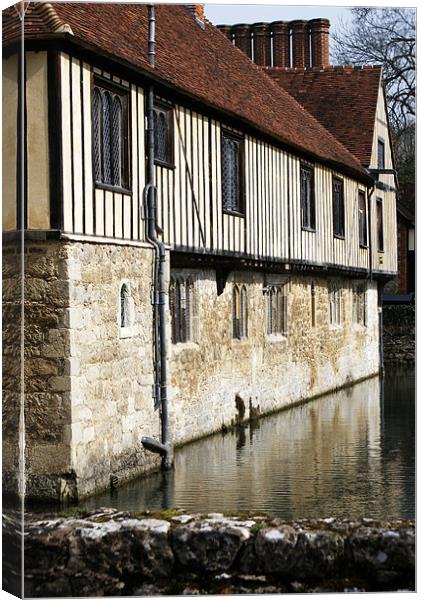 Ightham Mote Canvas Print by Lizziee Cox