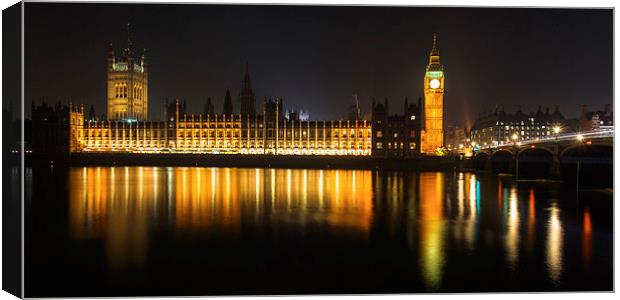 Houses of Parliament at night Canvas Print by Izzy Standbridge