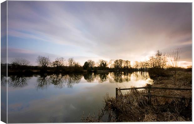  River Thames at Moulsford Canvas Print by Tony Bates