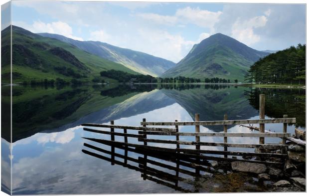 Buttermere lake Cumbria Canvas Print by Tony Bates