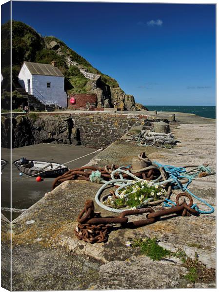Porthgain in South Wales Canvas Print by Pete Hemington