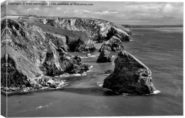 Bedruthan steps Canvas Print by Pete Hemington