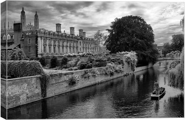 The Backs, Clare and  Kings College Cambridge  Canvas Print by Darren Burroughs
