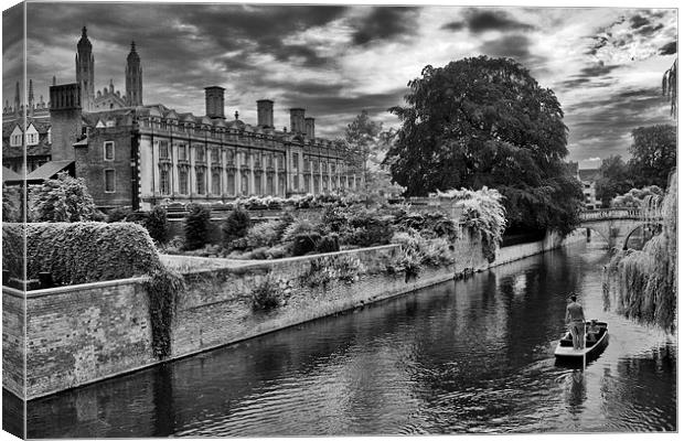 The Backs, Clare and  Kings College Cambridg  Canvas Print by Darren Burroughs