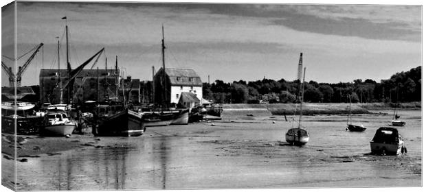 Tides Out At Woodbridge. Canvas Print by Darren Burroughs