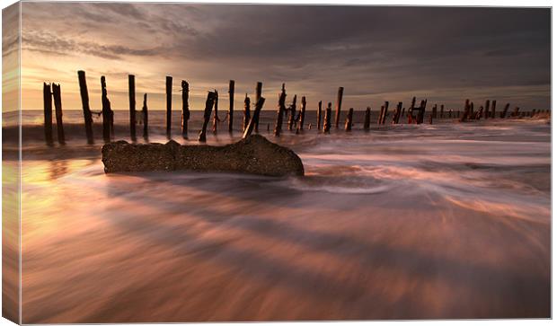 Day Break At The Spurn Canvas Print by Steve Glover