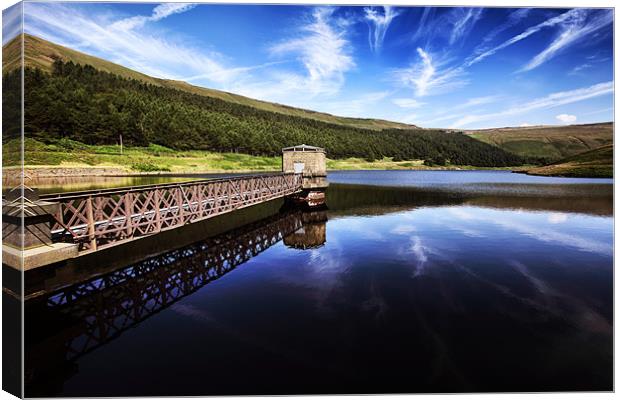 Dovestone Reservoir Canvas Print by peter tachauer