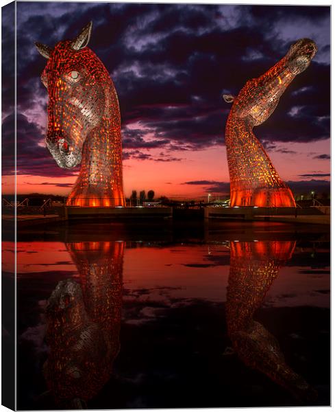 Kelpies at sunset Canvas Print by Sam Smith