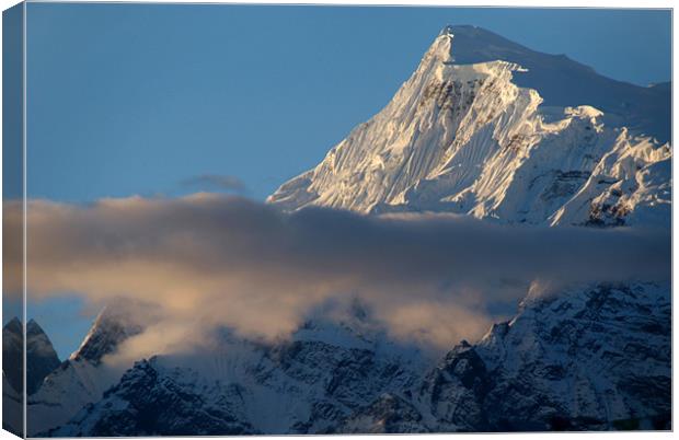 Cloud and Himalayan Mountains on the way to Thorun Canvas Print by Serena Bowles