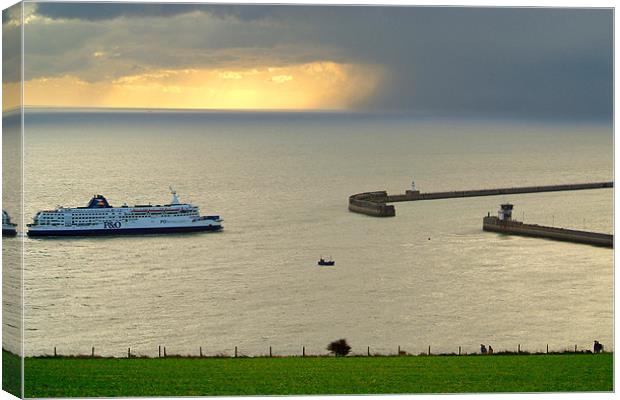 Ferry Approaching England Canvas Print by Serena Bowles