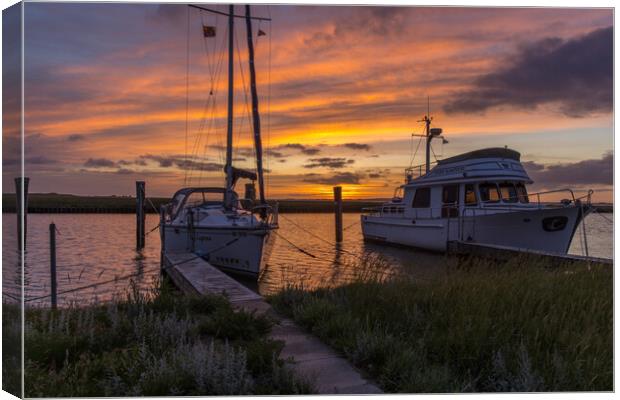 Sunrise at the North sea Canvas Print by Thomas Schaeffer