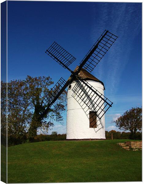 The windmill at Chapel Allerton 2 Canvas Print by Susie Hawkins