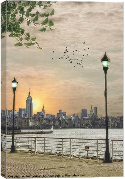 GOOD MORNING NEW YORK Canvas Print by Tom York