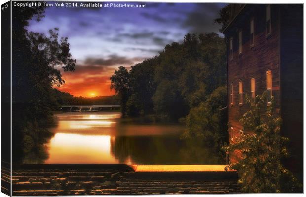 Sunset On The Dam Canvas Print by Tom York